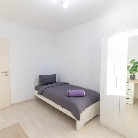 Helle, Zentrale 4-zimmer-wohnung Apartment *